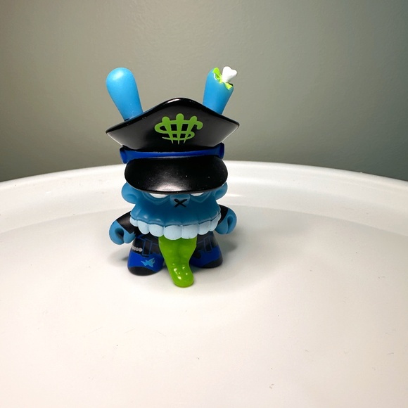 Kidrobot Dunny Figurine - Picture 1 of 4